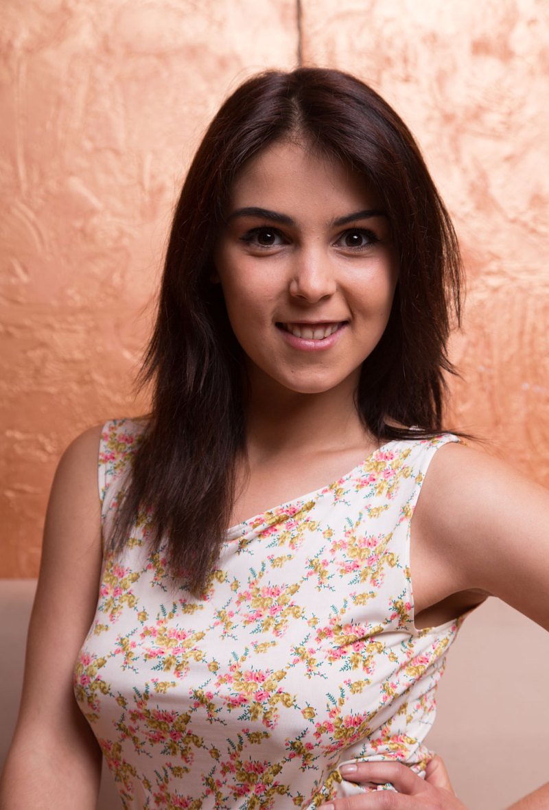 Софа, 21